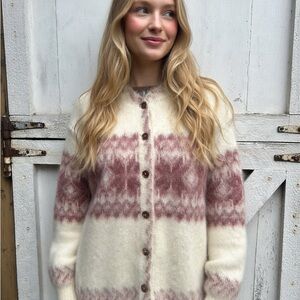 Vintage Icelandic 100% wool button down sweater gorgeous pristine
